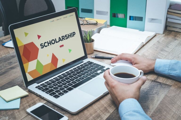 How to Get a Full Ride Scholarship for College